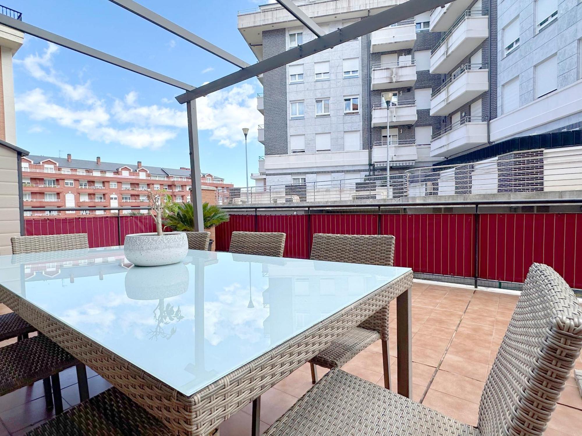 カストロ・ウルディアレスApartamento Con Gran Terraza En El Centroアパートメント エクステリア 写真